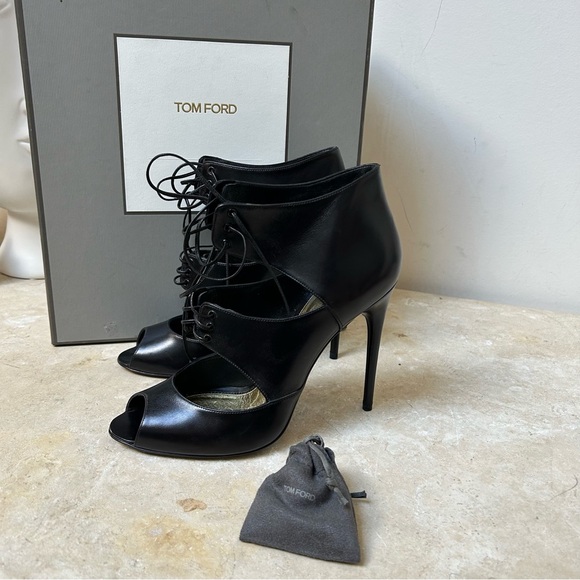 Authentic Tom Ford Elegant Black leather High Heeled sandal booties size 40 EUC! - Picture 9 of 13